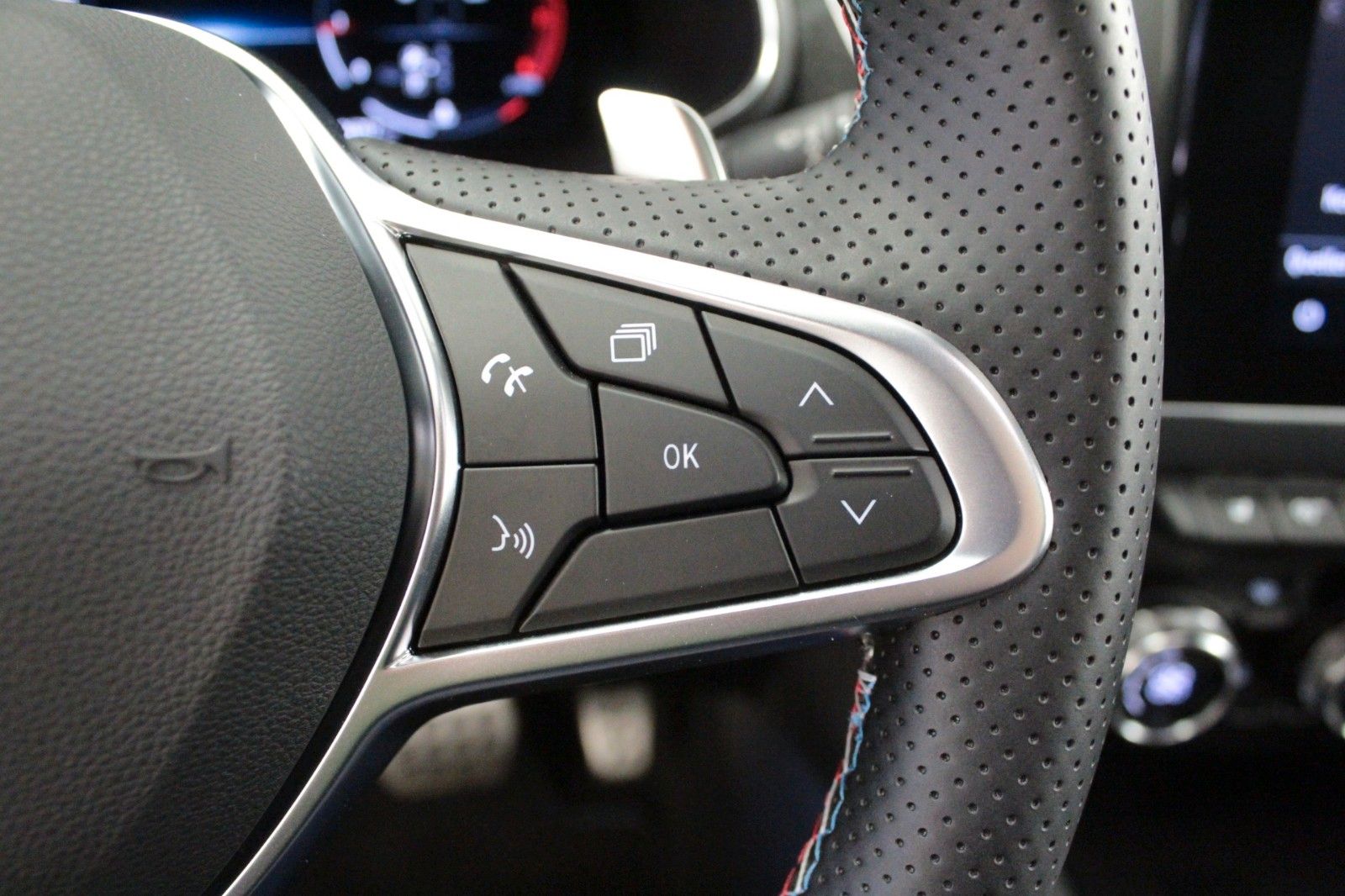 Fahrzeugabbildung Renault Arkana Mild Hybrid 160 EDC Esprit Alpine*15098*