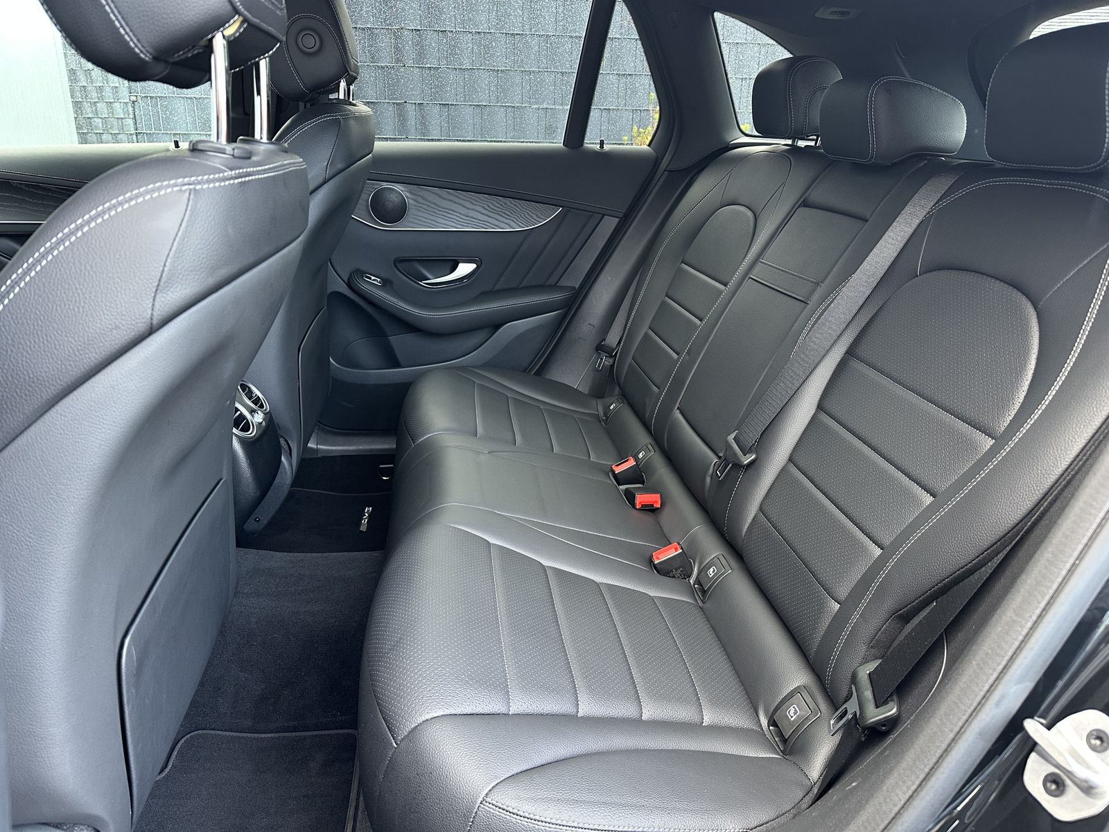 Fahrzeugabbildung Mercedes-Benz GLC 220d 4Matic AMG-Line NAV+LED+SZANDHEIZUNG+PP