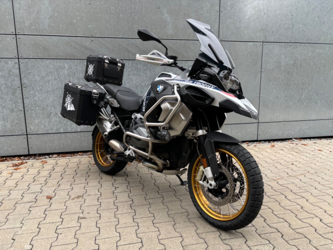 Fahrzeugabbildung BMW R 1250 GS Adventure Trophy Öl Inclusiive 5/50000