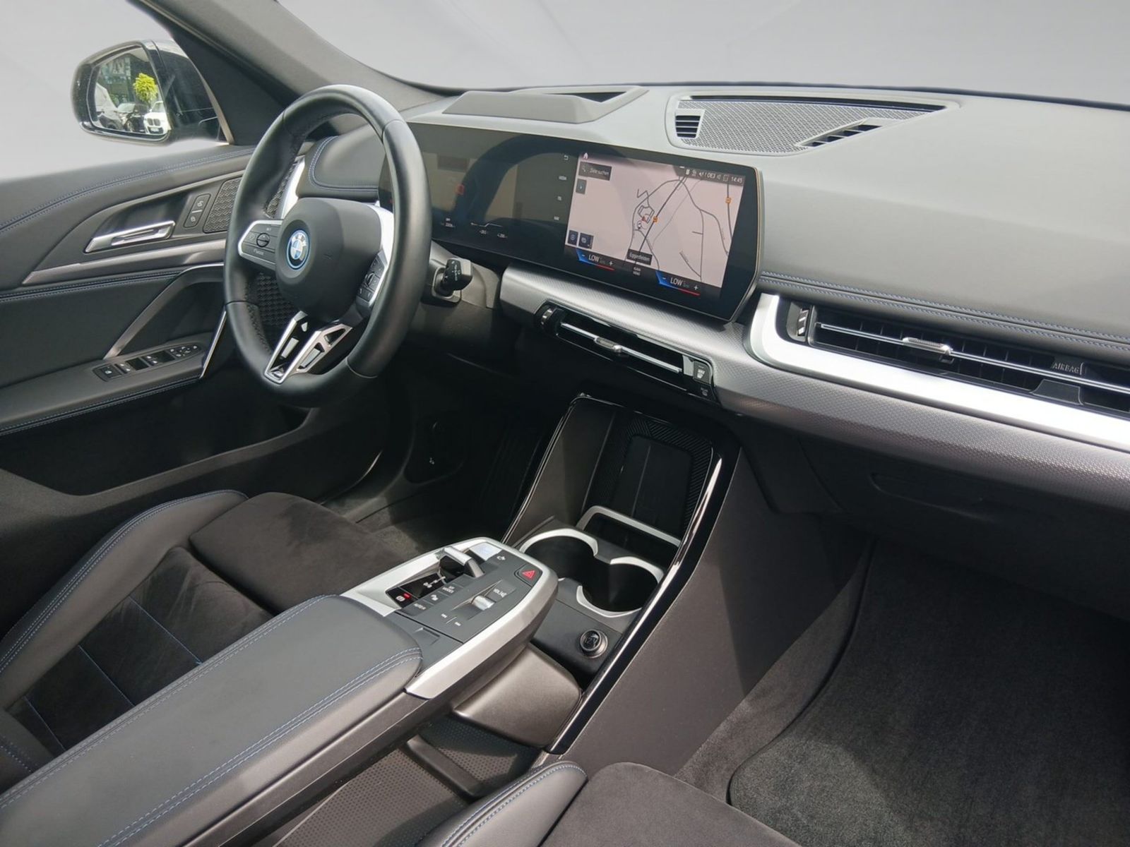 BMW iX1 xDrive30 M SPORT PRO ACC 360° AHK HeadUp LHZ foto 5