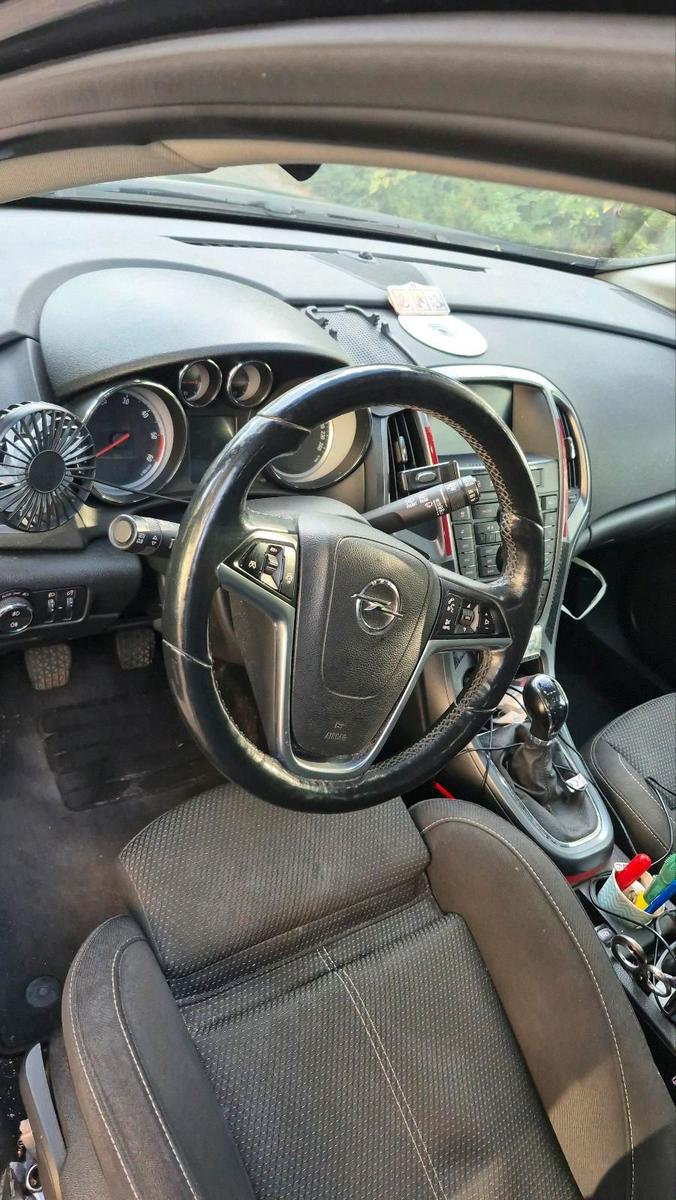 Opel Astra 2015 — photo 5