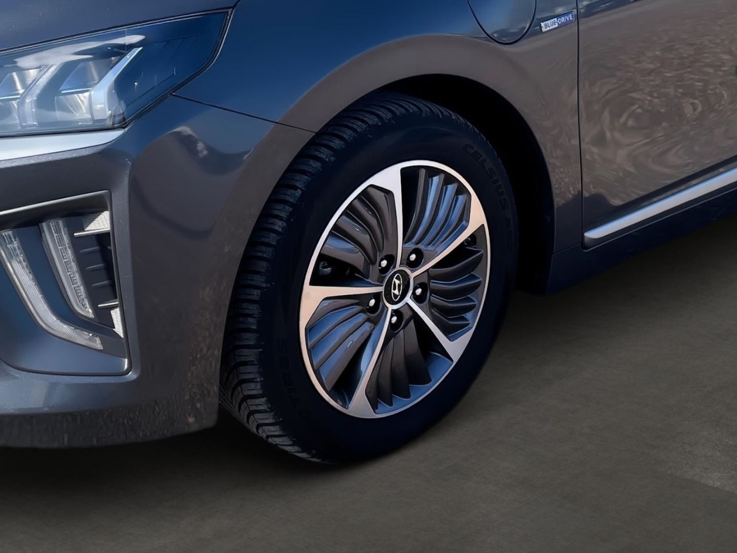 Fahrzeugabbildung Hyundai IONIQ 1.6 Plug-In Hybrid PREMIUM Navi Kamera Sit
