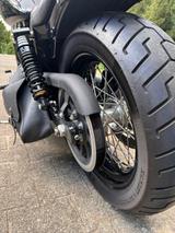 Harley-Davidson Street Bob - Motorräder in Berlin