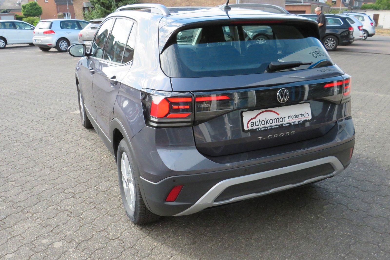 Fahrzeugabbildung Volkswagen T-Cross DSG ACC KAMERA NAVI SITZH LED APP GJ 1.H