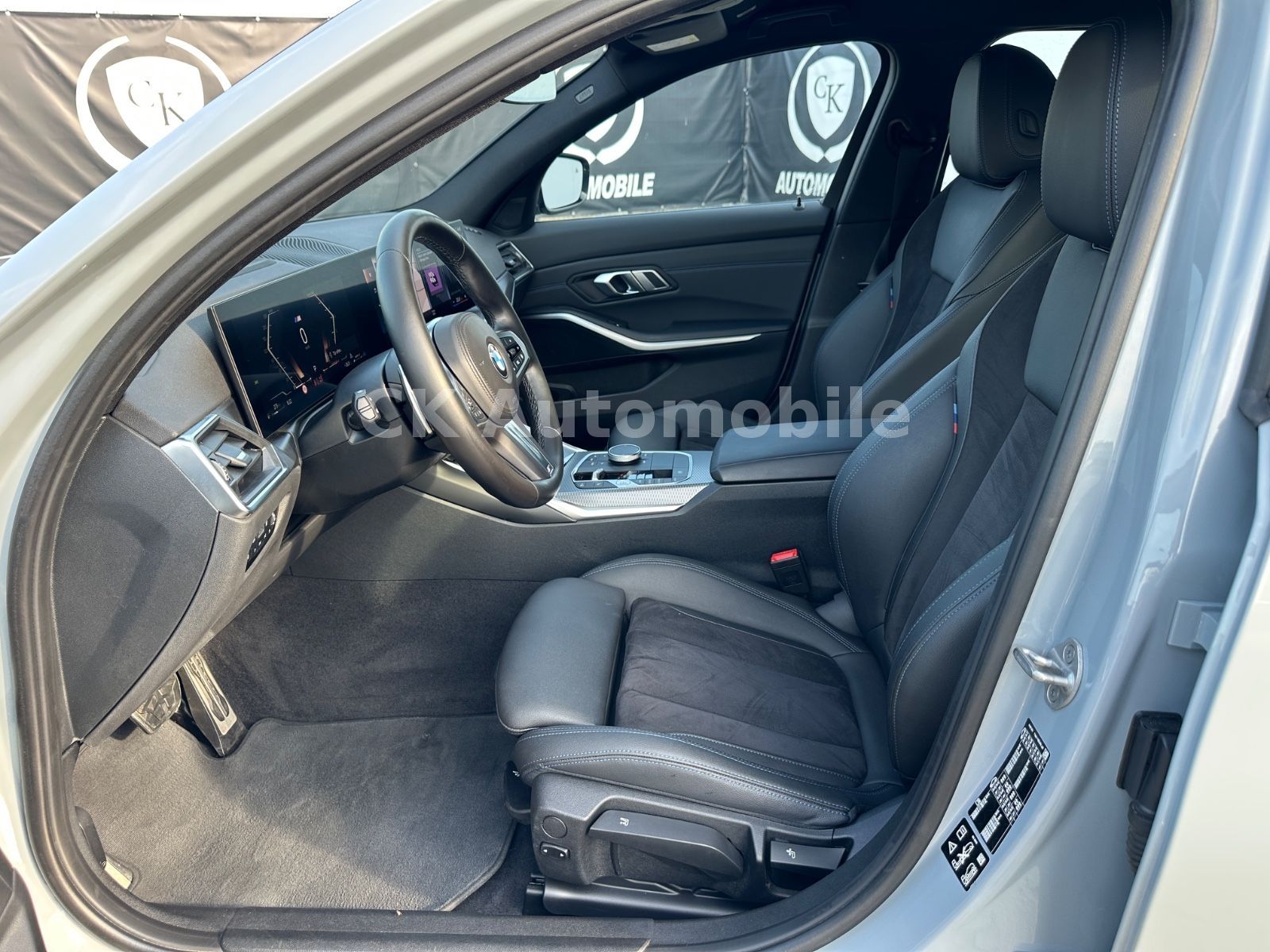 Fahrzeugabbildung BMW 330d xDrive Touring M-Sport/Navi/Head-Up/LED/Kam