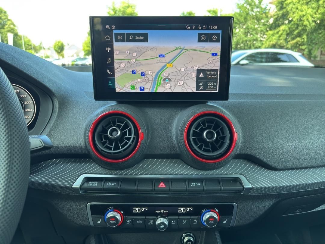 Fahrzeugabbildung Audi Q2 35 1.5 TFSI S-Line AHK,LED,Leder,Navi,SHZ,ACC