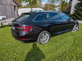 Skoda Superb 2.0 TDI SCR DSG STYLE COMBI STYLE - gebrauchte Skoda Superb aus dem Jahr 2023