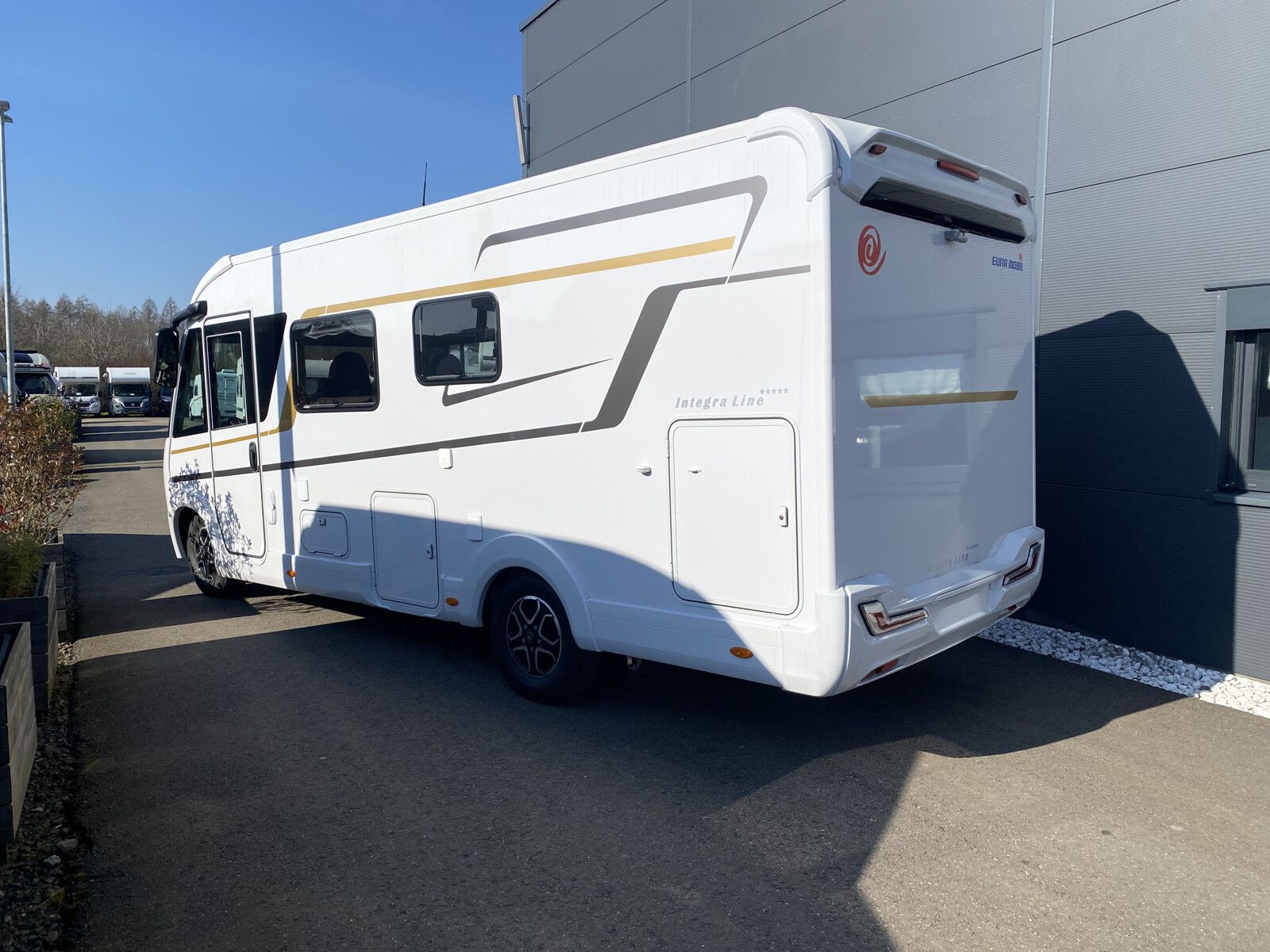 Fahrzeugabbildung Eura Mobil Integra Line IL 695 LF Mondial Plus, Autom.