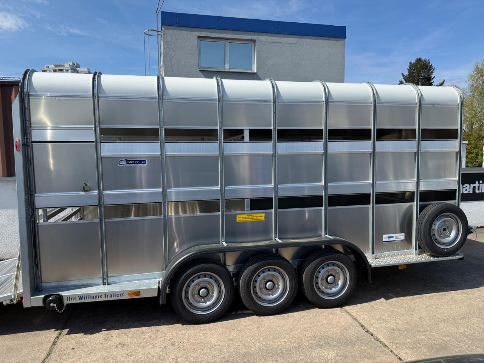 Ifor Williams TA510 16x7Viehanhänger L 493cm x B 175cm x H218