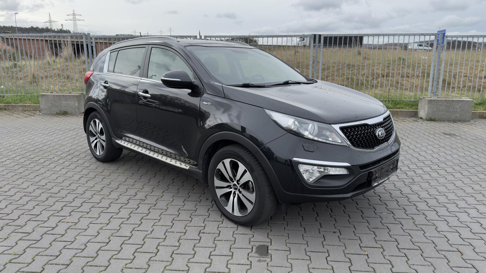 Kia Sportage 2.0 CRDI Attract 4WD Kamera/Pano/AHK/