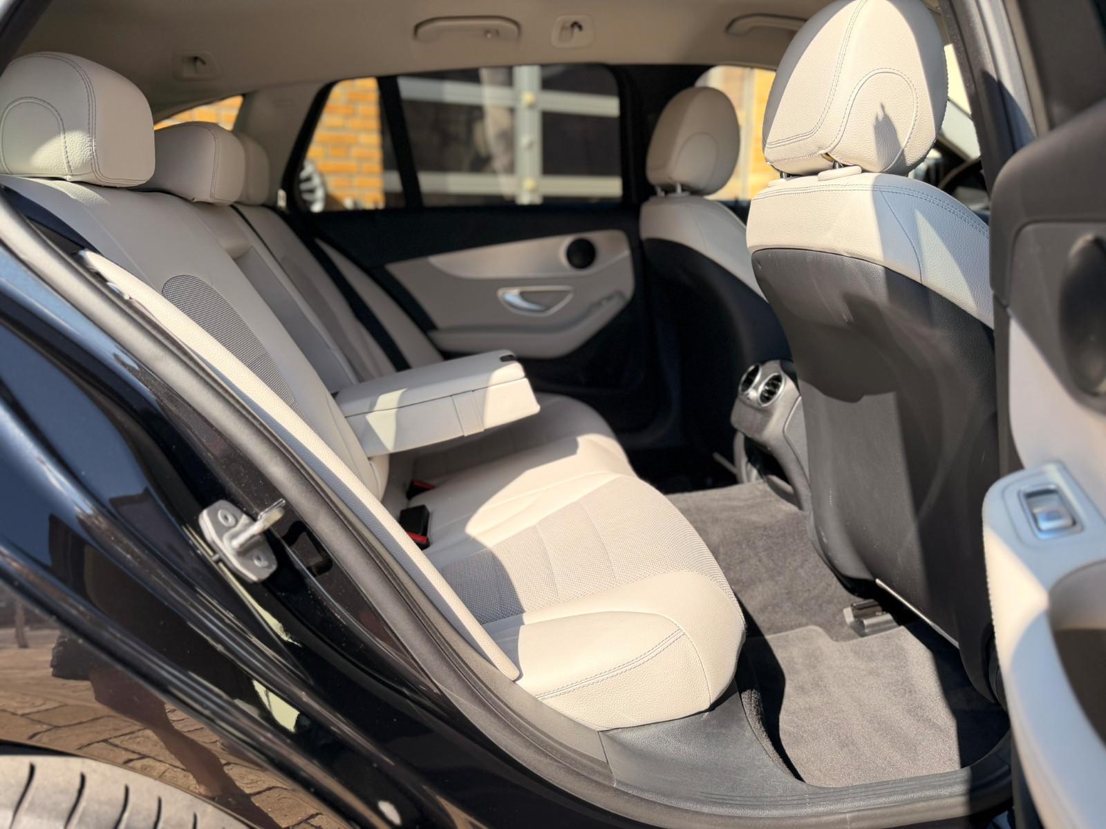 Mercedes-Benz C 180 T CGI Exclusive SHZ PDC Teilleder WR LED