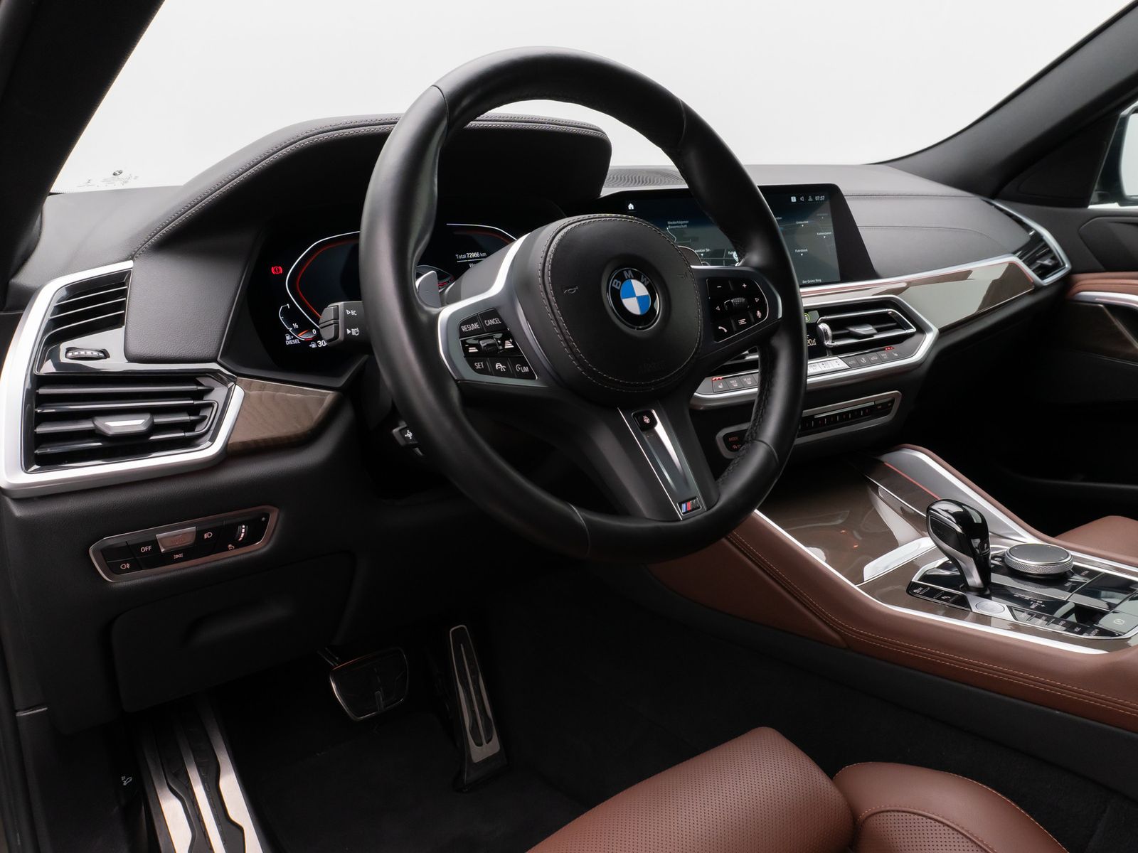 Fahrzeugabbildung BMW X6 xD30d MSport Kamera Laser HUD DAB HiFi 21Zoll