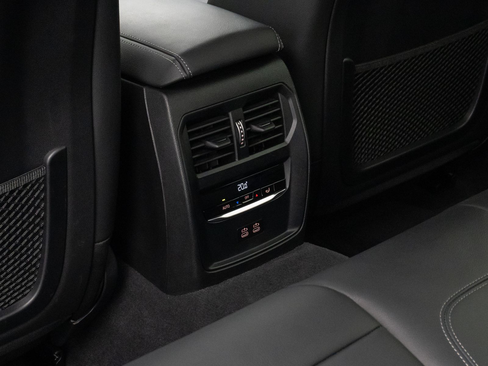 Fahrzeugabbildung BMW 330e Laser 360°HUD DAB H/K Lenkrhzg ACC Komfort