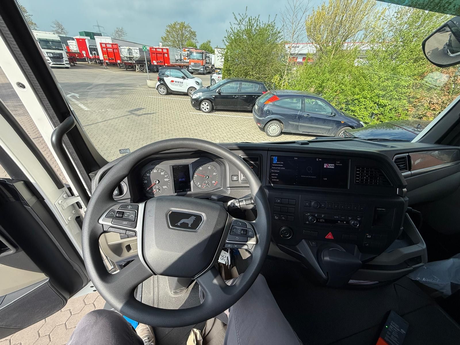 Fahrzeugabbildung MAN 35.520 8x4 Kran Fassi F800, OHNE ABSTÜTZÜBERWACH
