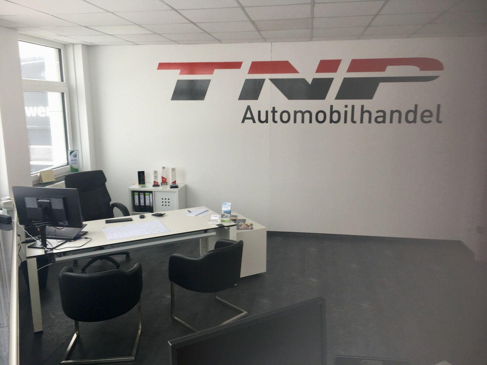 showroom-image-top