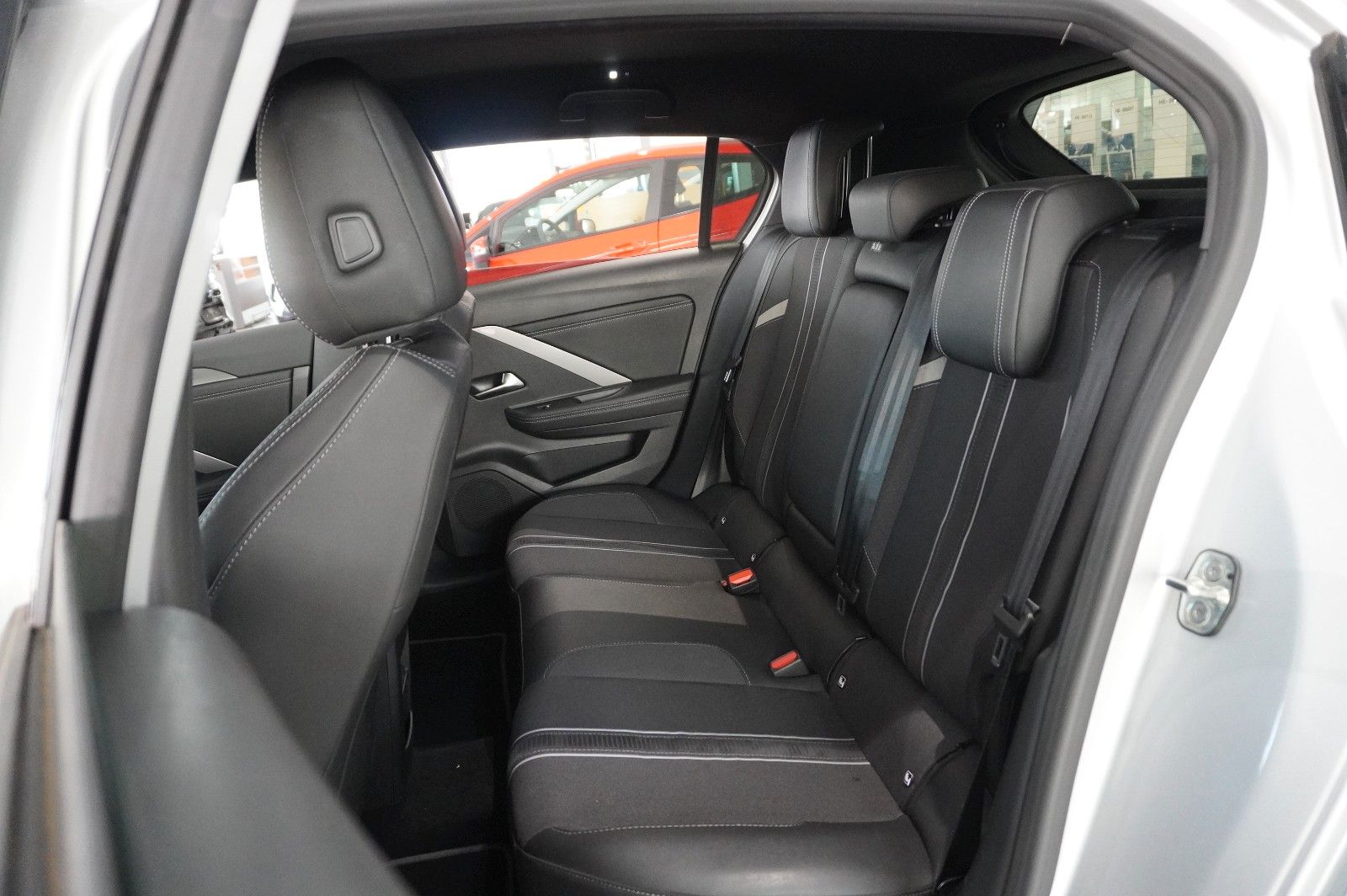 Fahrzeugabbildung Opel Astra L Lim. 1.6 HYBRID GS SPORT NAVI/360°/SPORT