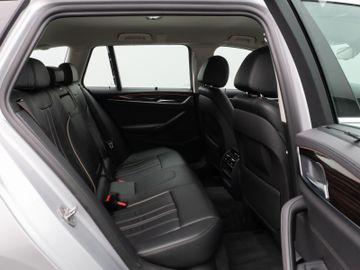 Fahrzeugabbildung BMW 530i LuxuryLine Kamera HUD Komfort SoftCl Alarm