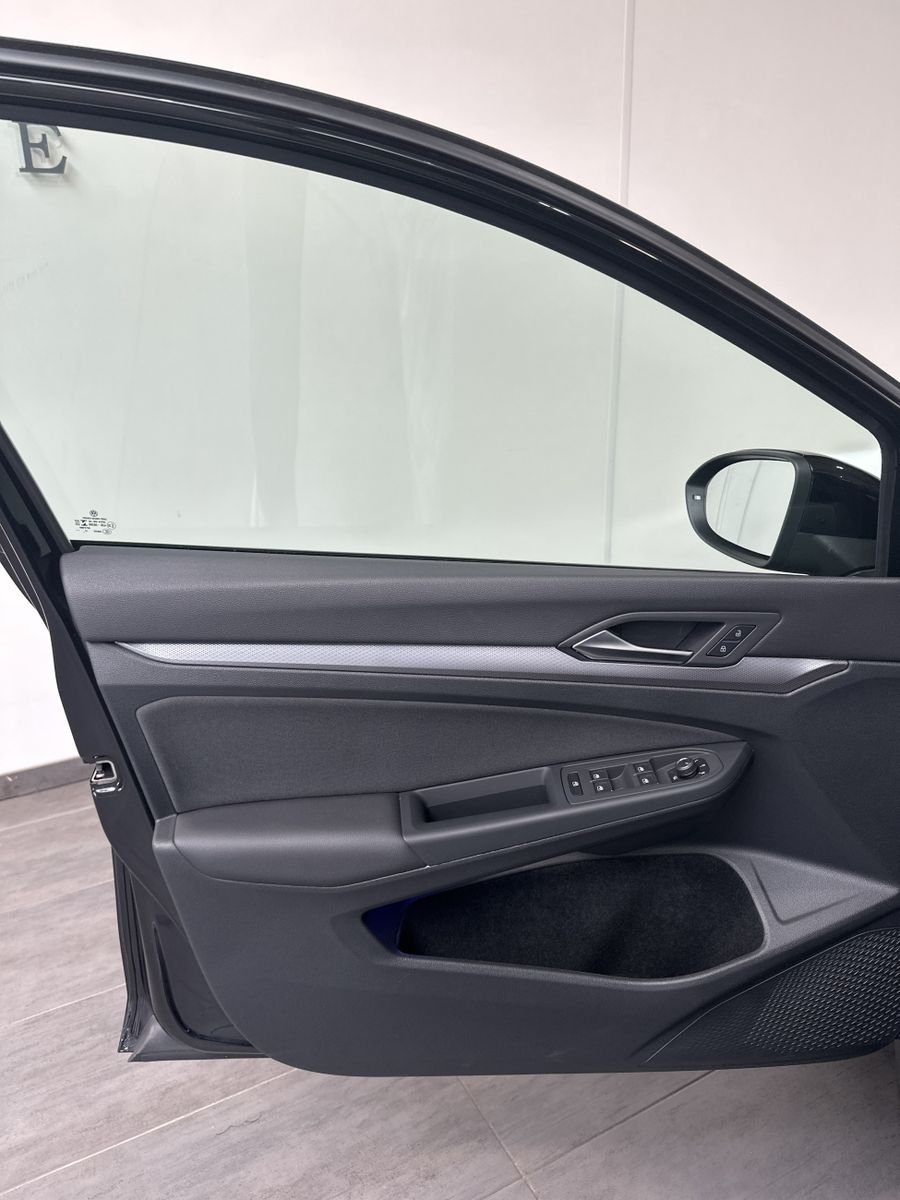 Fahrzeugabbildung Volkswagen Golf Variant 2.0 TDI DSG Active NAV+LED+ACC+SHZ