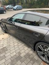 Porsche Panamera Turbo - Porsche Panamera aus 2012