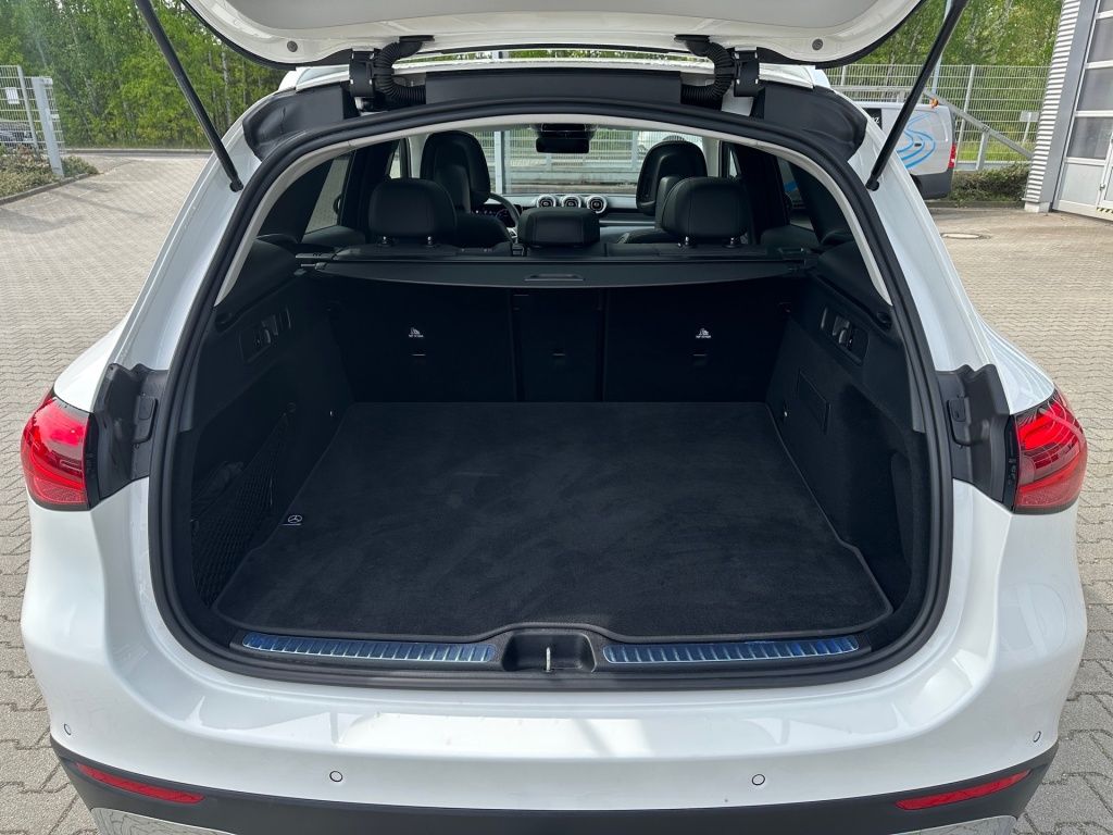 Fahrzeugabbildung Mercedes-Benz GLC 220 d 4M Avantg. AHK Distronic+ Pano LED SHZ