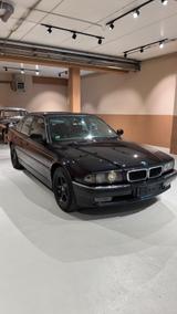 BMW 728i - BMW 7er Reihe mit Benzin-Antrieb