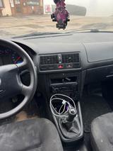 Volkswagen 2. Privatverkauf, neuwertiger Golf MK4 1.4 - Volkswagen: Mk2