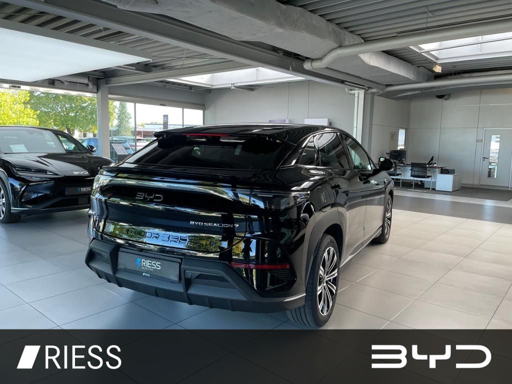 BYD SEALION 7
