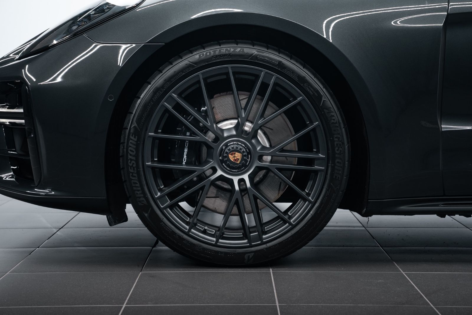 Fahrzeugabbildung Porsche Panamera GTS BURMESTER/PANO/PDLS+/STANDHEIZUNG
