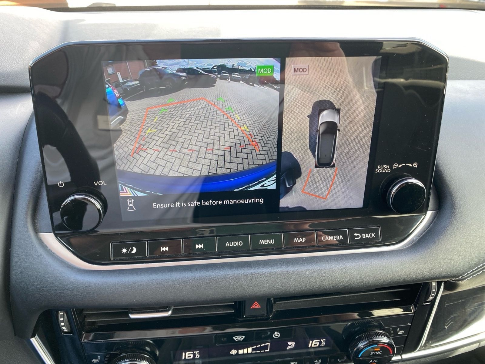Fahrzeugabbildung Nissan Qashqai 1.3 DIG-T Automatik N-Connecta *AHK*