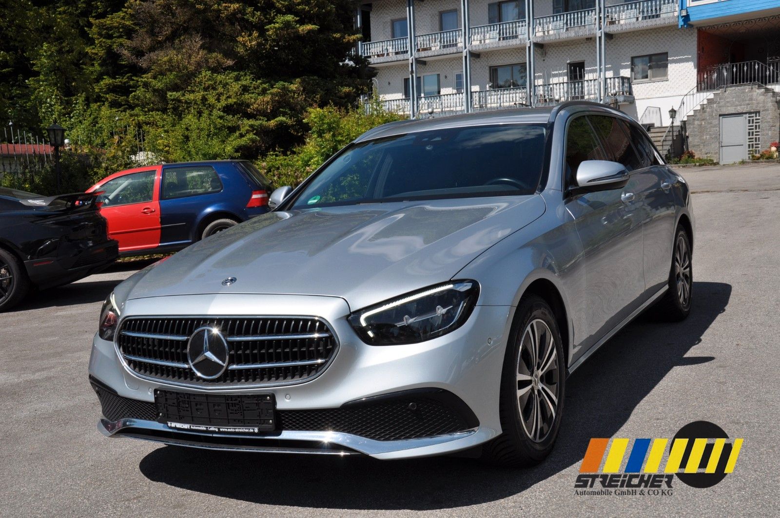 MERCEDES-BENZ E 220 d T Avantgarde *Navi*LED*