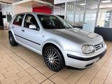 Volkswagen GOLF IV 1.6 *AUTOM+KLIMA+E-FH+5-TÜRIG+17'ALU* - Volkswagen Golf aus 2002: 1.6
