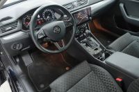 Skoda Superb 2.0 TDI *NAVI/SHZ/RFK/AHK/DSG*