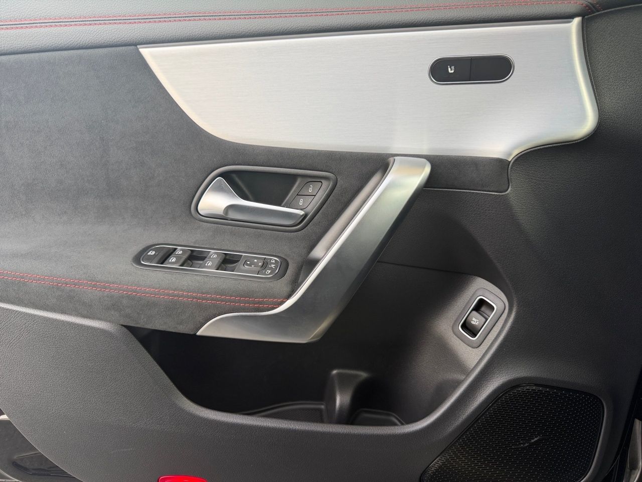 Fahrzeugabbildung Mercedes-Benz CLA 200 SB AMG+NIGHT+360+MULTIB+DISTR+AMBIE+CARP