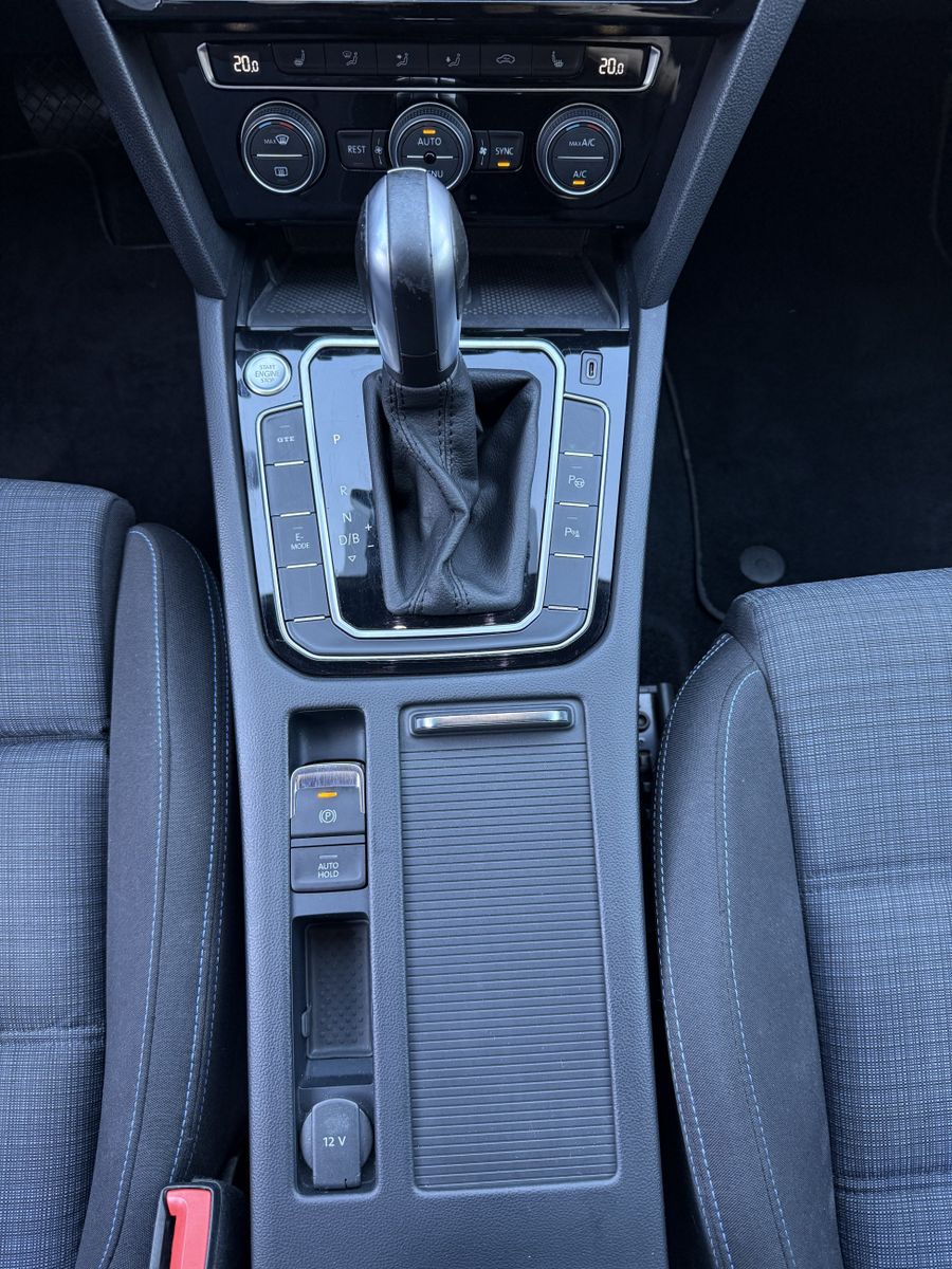 Fahrzeugabbildung Volkswagen Passat Variant 1.4 TSI DSG GTE NAV+LED+AHK+VCOCK