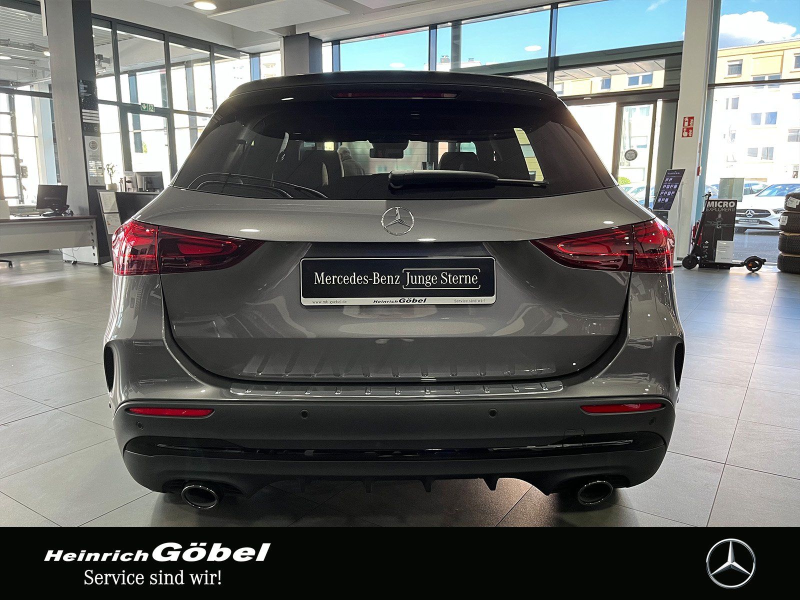 Fahrzeugabbildung Mercedes-Benz GLA 35 4M PANO+360°KAM+BURMESTER+MULTIBEAM+NIGHT