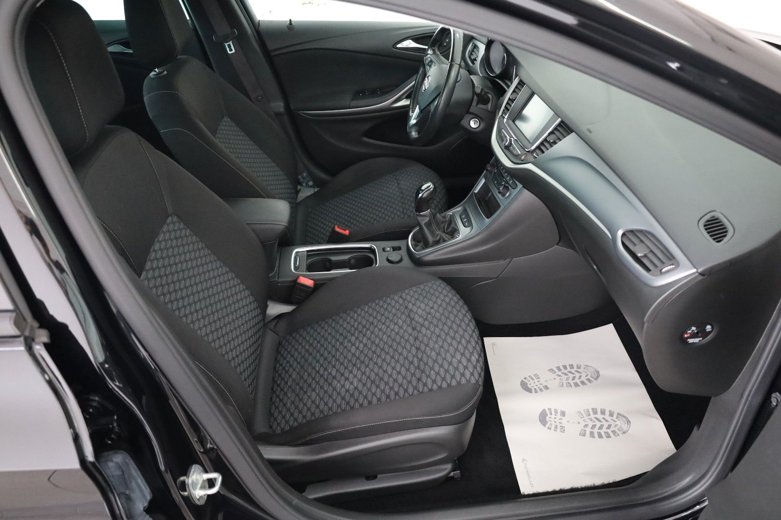 Fahrzeugabbildung Opel Astra K Lim. 5-trg. Edition Navi,LED,SH,PDC
