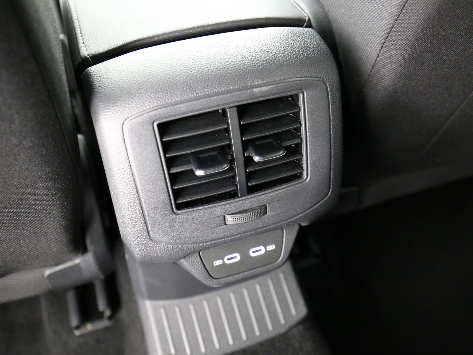 Volkswagen T-Roc - Bild 25