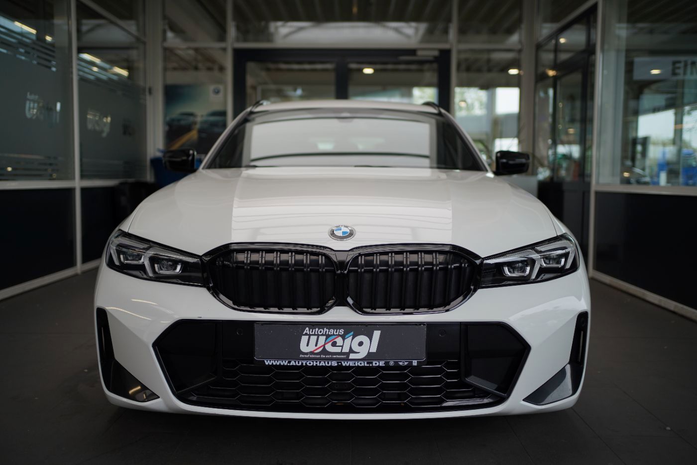 Fahrzeugabbildung BMW 320iA M Sport +Parking Assistant+Driving Assista
