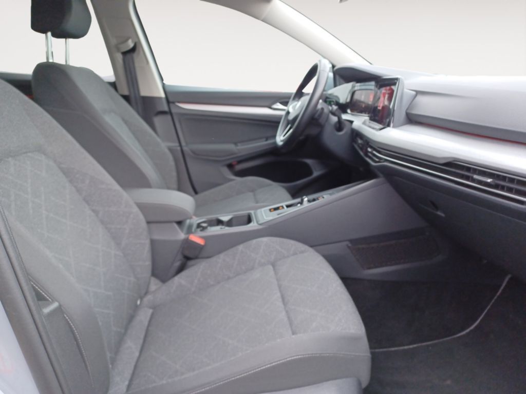Fahrzeugabbildung Volkswagen Golf 2.0 TDI SCR DSG Life Navi, ACC, Shzg