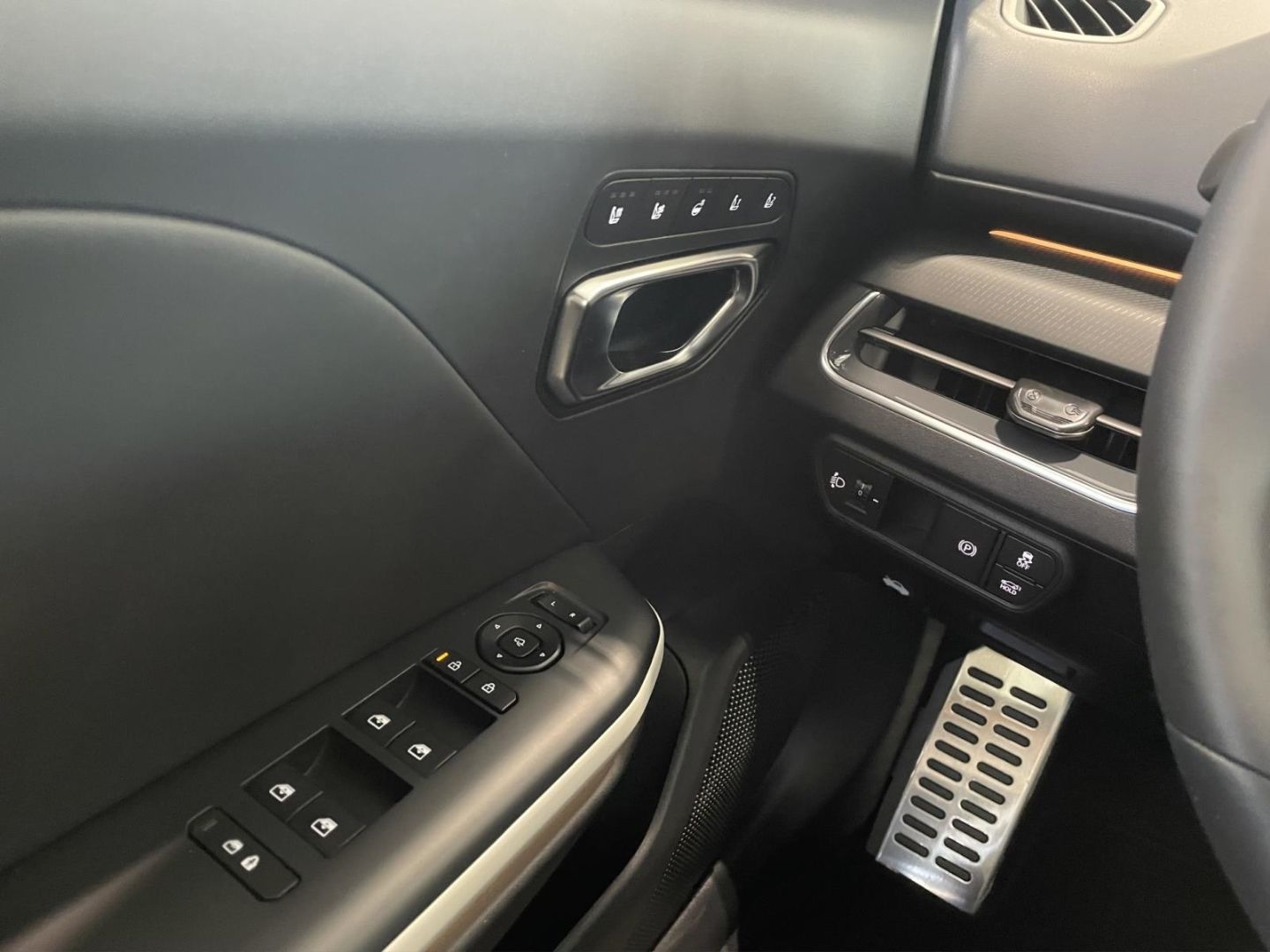 Fahrzeugabbildung Kia K4 1,6 GT-Line totWinkelASS PANO Kamera Navi LED
