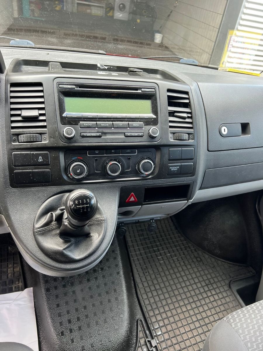 Fahrzeugabbildung Volkswagen T5 Transporter Kasten-Kombi Kombi