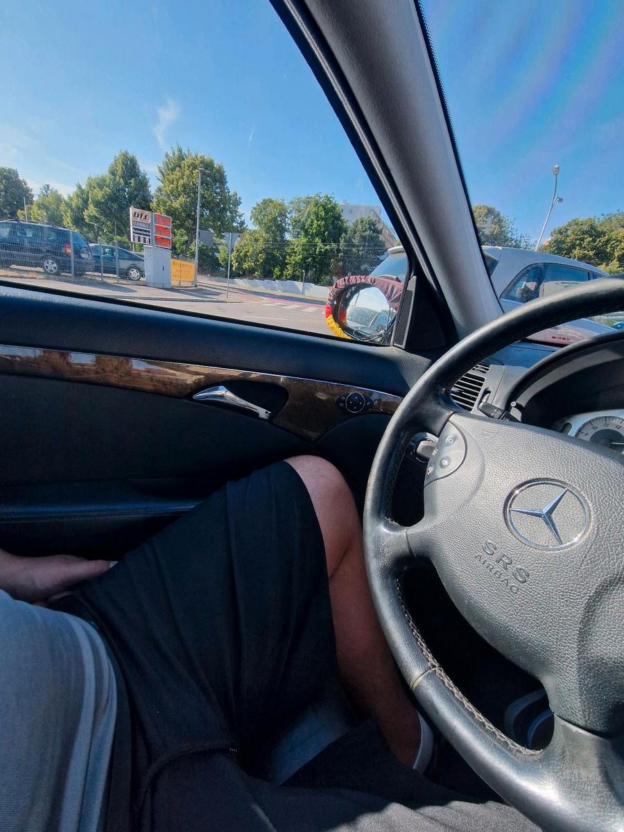 Mercedes-Benz E320 2004 — rear view