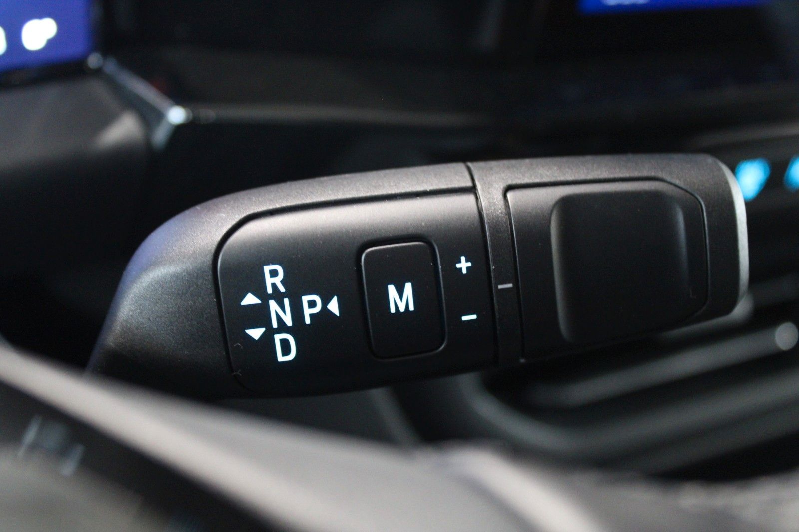 Fahrzeugabbildung Ford NUGGET L1 Titanium MARKISE + Aufstelldach SOFORT