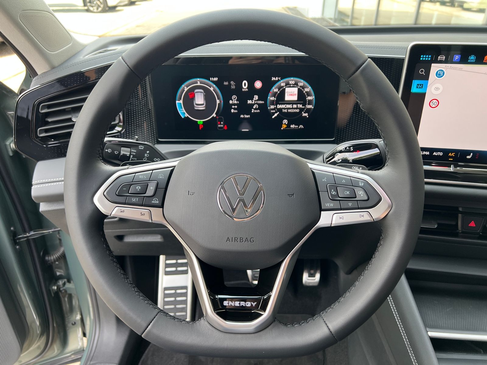 Fahrzeugabbildung Volkswagen Tiguan  ENERGY 2.0 TDI DSG *AHK, Navi, Ganzjahre
