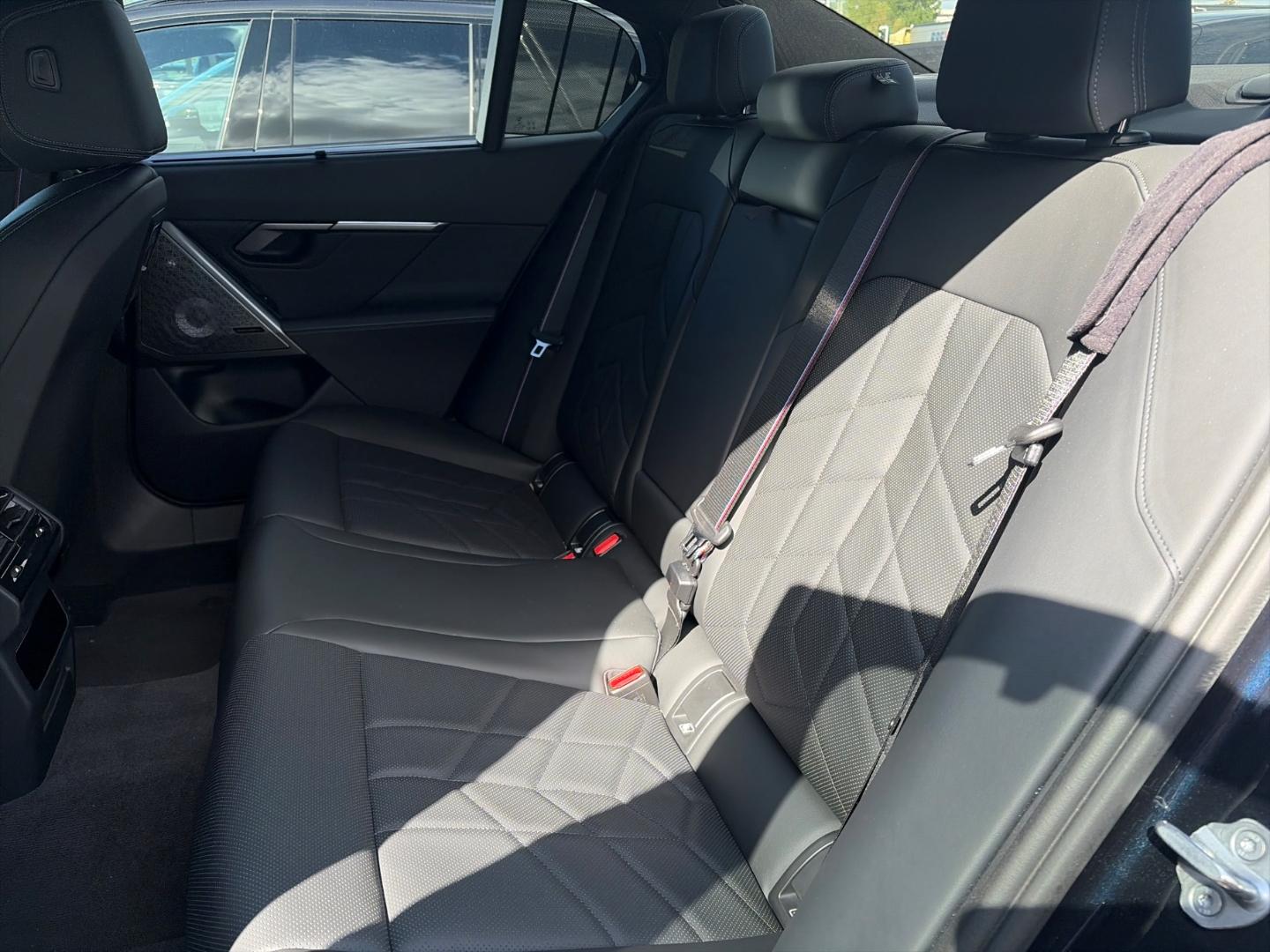 BMW 530 e Limousine M Sport Hybrid B&W Sitzklima Nav