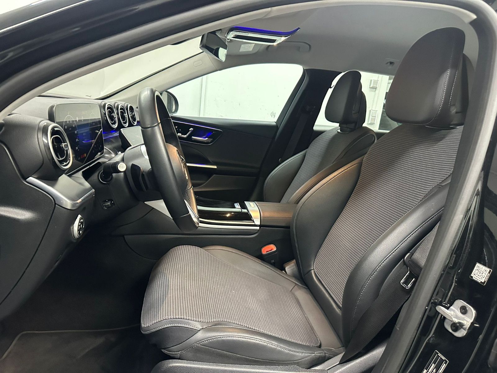 Fahrzeugabbildung Mercedes-Benz C 200 d T Autom. Avantgarde Standheizung