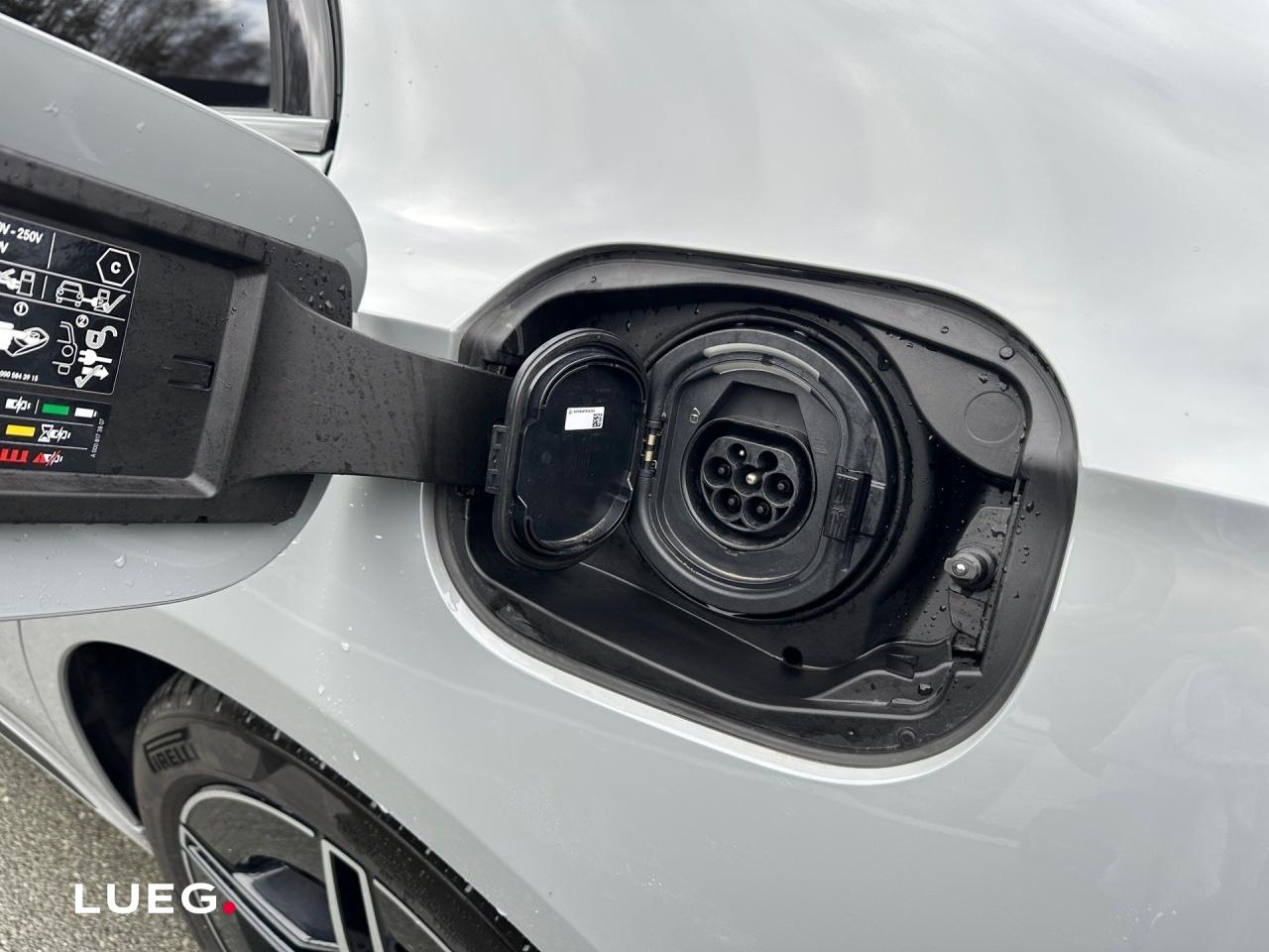 Mercedes-Benz E 300 e AMG+NIGHT+AHK+HUD+360+DIGITAL+DISTRONIC