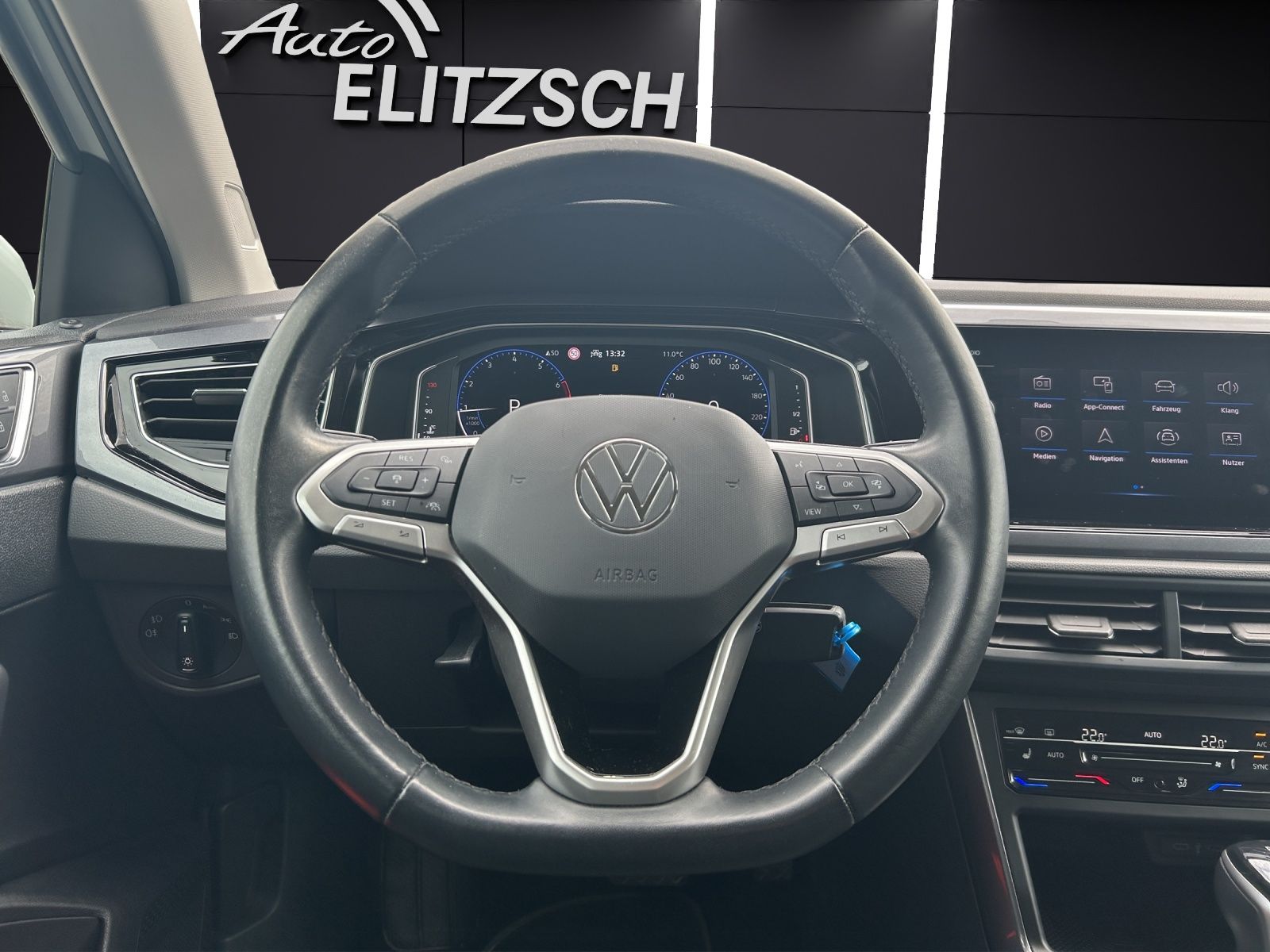 Fahrzeugabbildung Volkswagen Polo Style TSI DSG IQ.Light ACC SH PDC AppConnec