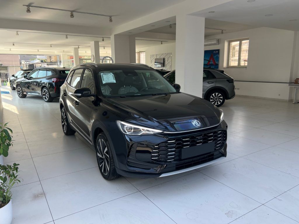 MG ZS 1.5 Hybrid+ Luxury tua da e249,00 mensili imagem 3