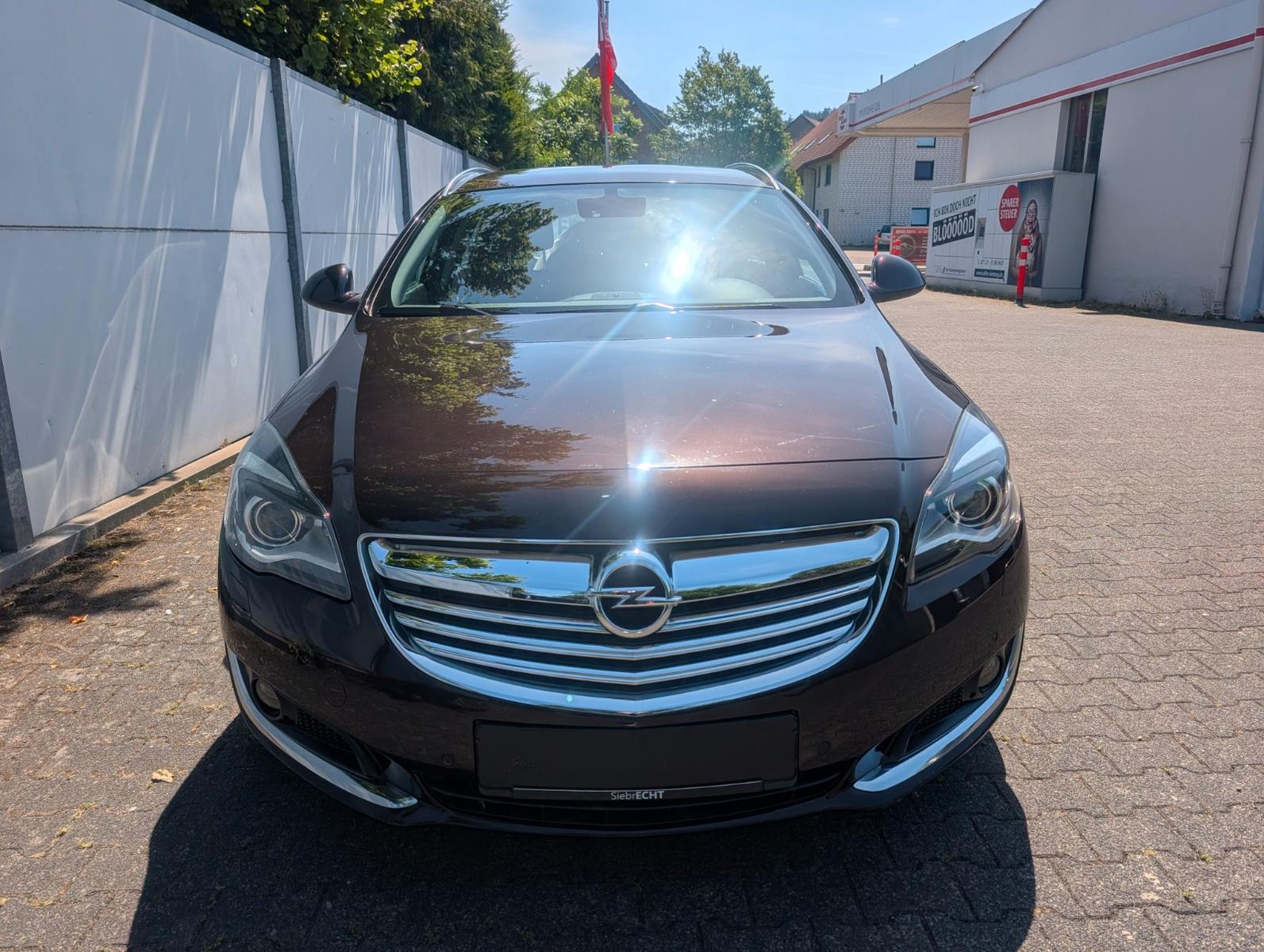 OPEL INSIGNIA SPORTS TOURER 2.0 TURBO 250ch INNOVATION 4X4 BVA Pack sport Attelage Historique présent - 2EME MAIN